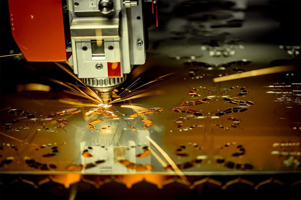 Jak řezání laserem zlepšuje efektivitu a produktivitu výroby