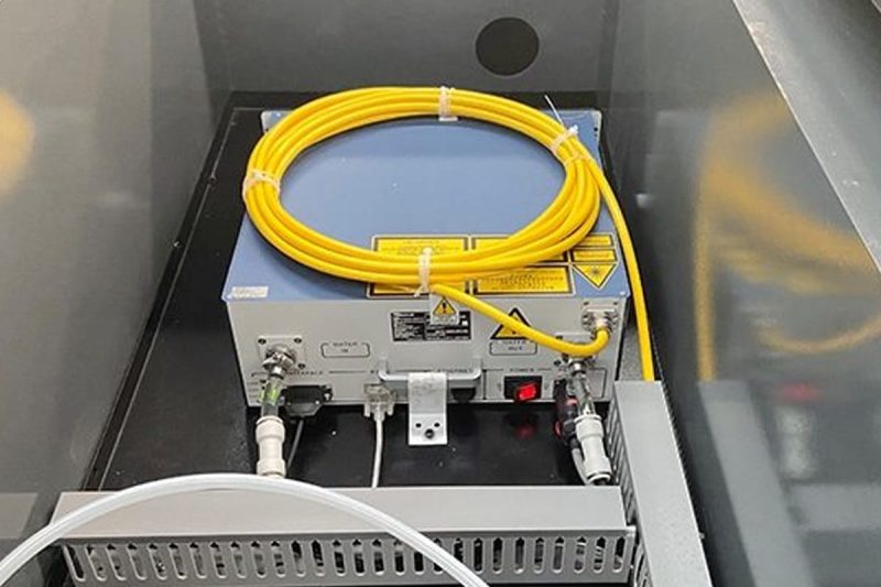 CW Fiber Laser Generator