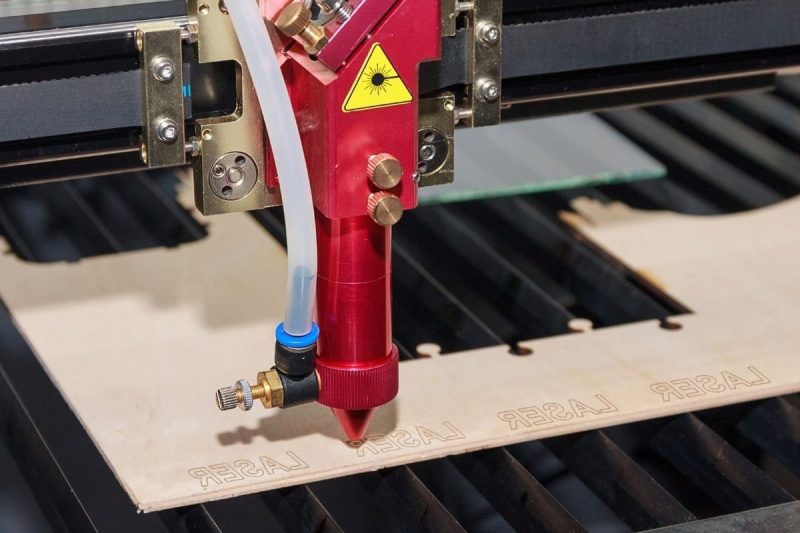 Gasversorgungssystem in CO2-Laserschneidmaschine