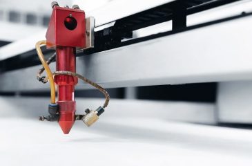 How to choose a suitable CO2 laser cutting machine