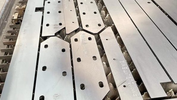 Amostra de corte a laser de aço galvanizado