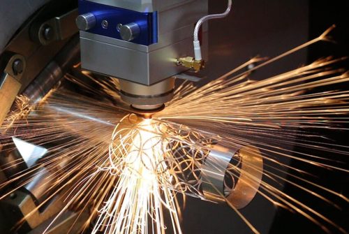 Gérer une entreprise de découpe laser : réglementations et certifications