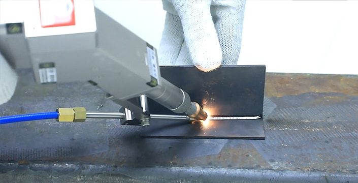 Ultima saldatrice laser automatica con piattaforma per saldatrice laser per  acciaio inossidabile e acciaio al carbonio - DXTECH LASER